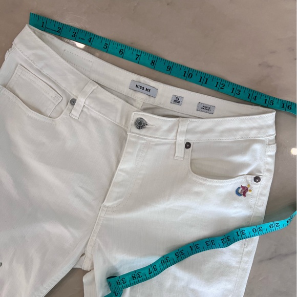 Miss Me White Embroidered Skinny Ankle Jeans. - Picture 11 of 16